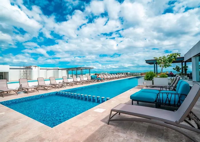 2 Bedroom Condo At Ipana Condos - Pool - Gym - Business Center - Indigo
